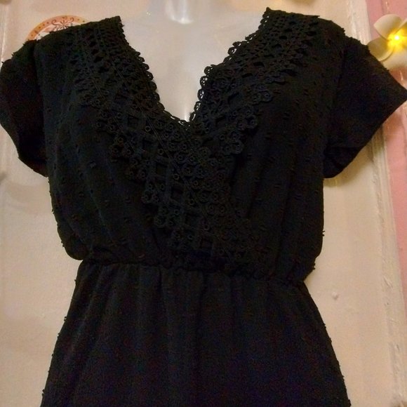 Royal Matrix (L) Polkadot Maxi with Crochet Applique Detailing - Picture 2 of 8